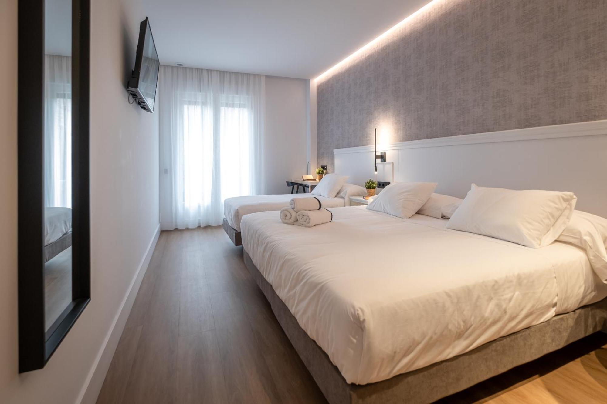 Principe De Vergara Rooms Lujo En El Centro De Λογκρόνο Εξωτερικό φωτογραφία